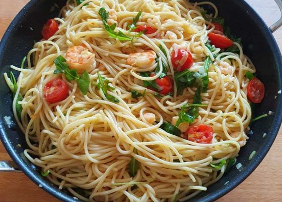 Spaghetti m. Garnelen, Tomaten und Rucola