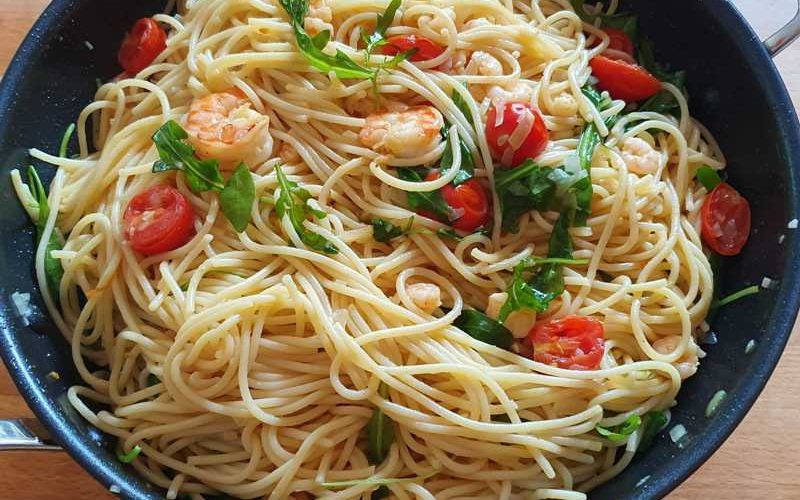 Spaghetti m. Garnelen, Tomaten und Rucola | slave of kitchen